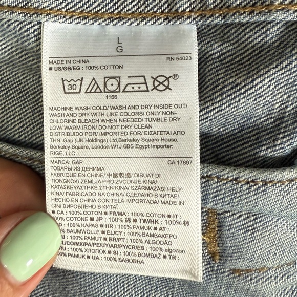 GAP trucker style Blue Jean Jacket size large closet staple - Picture 11 of 13